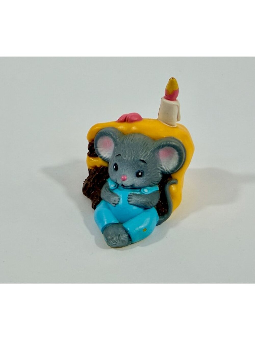 Vintage 1984 Avon Merry Messenger Pomette Happy Birthday Mouse with Birthday Cak
